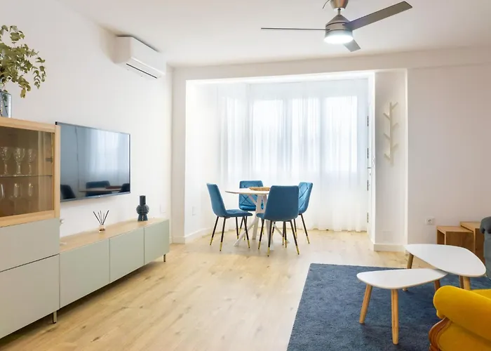 Luxury Apartment *